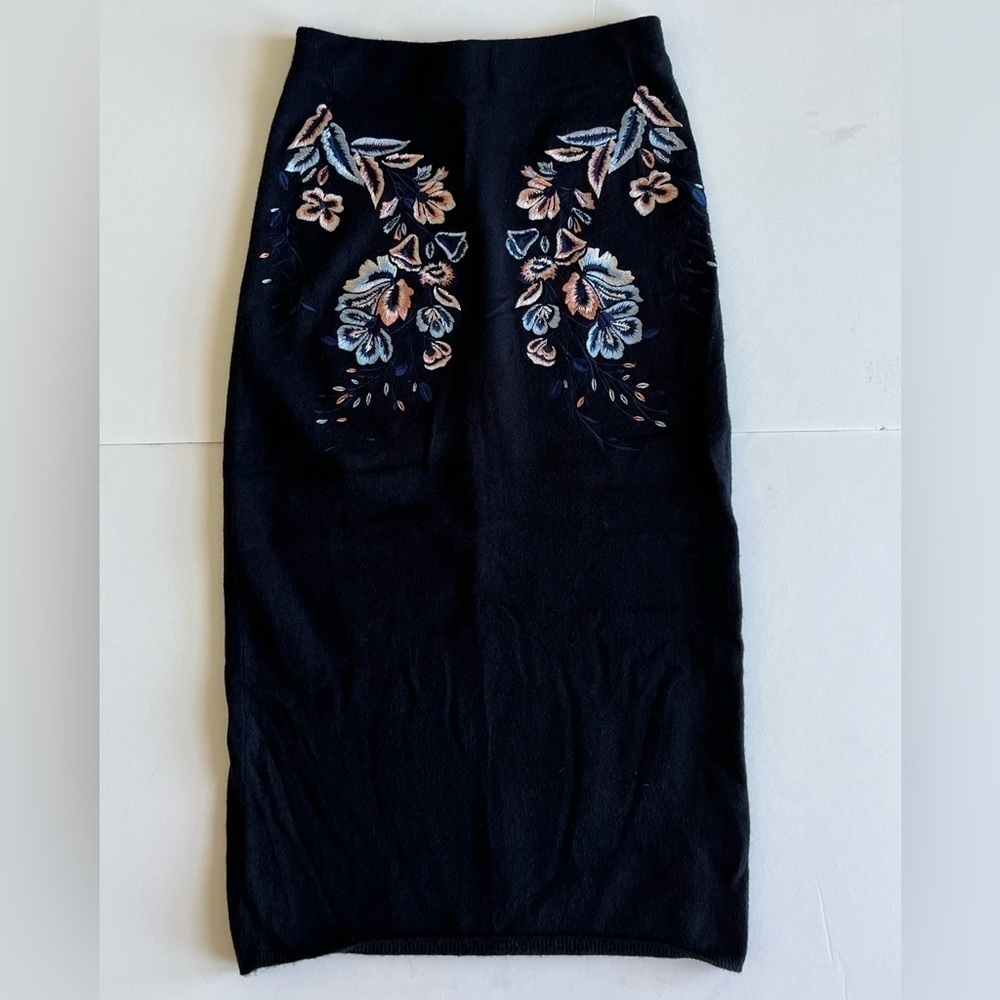 SNIDEL Navy Embroidered Floral Knit Pencil Skirt Small Medium